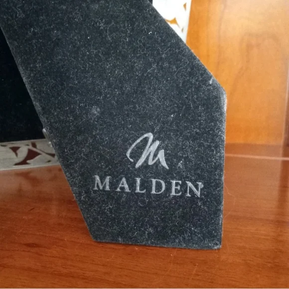 Malden Metal Cut Put Floral Rose 5x7" Photo Frame - Picture 4 of 4